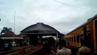 preview picture of video 'KA Lodaya Tambahan CC206 13 10 (Dipo induk SDT) di Stasiun Maos'