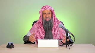 صورة #فتاوى_الزامل | من الذي يُقدم في دخول البيت والشرب الكبير أم الأيمن؟