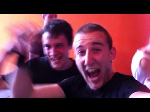 Fourfingerz, B-Logic & Friends partying with Pontuz @ Q-Base 2011