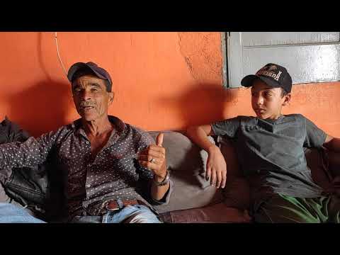 A cattle call challenge between grandfather and grandson, Zoinho and Gustavo do Gado, son of Ygor.