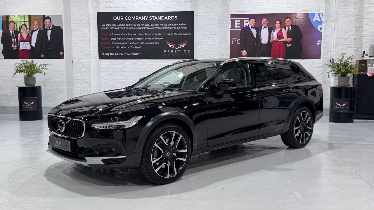 2023 Volvo V90 Cross Country Ultimate | Petrol Hybrid AWD ...