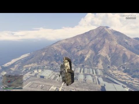 GTA V Rhino Tank VS Crusader glitch flying car!