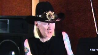 Johnny Winter - Interview - 11/4/1984 - Rock Influence (Official)