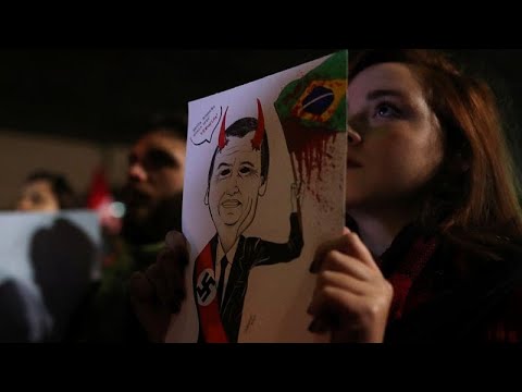 شاهد مظاهرات عارمة في البرازيل احتجاجا على "الديكتاتورية" …