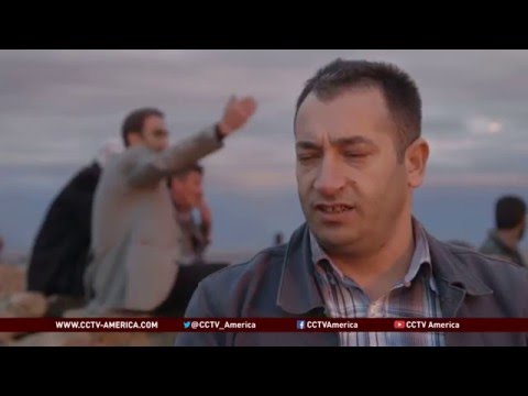 Natalie Carney - Refugees flee to Turkey From Kobane