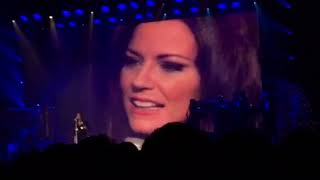 Martina McBride with Elvis Presley - Blue Christmas @ Hobart Arena (11.29.17)