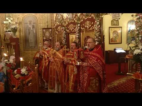 Великий Вход на Пасхальной литургии