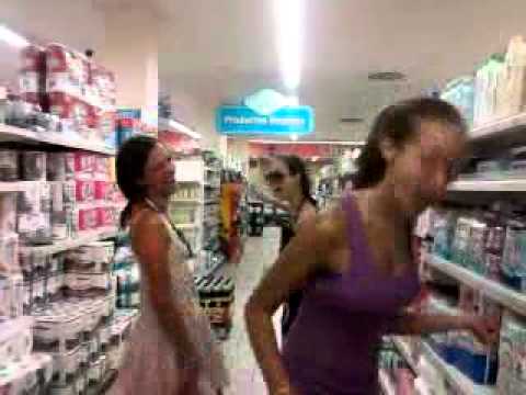 En el Super Valu bailando.(Bigastro)