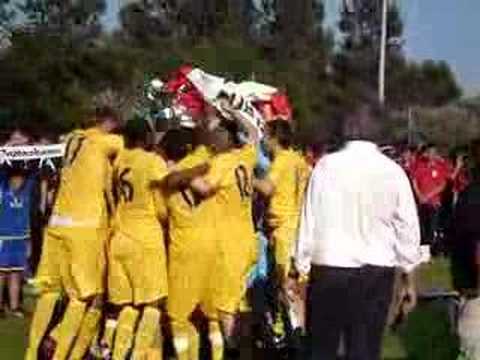 tottenham receive the cup after winning eurofoot