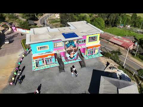 Tinjacá, la casa al revés y la bicicleta gigante