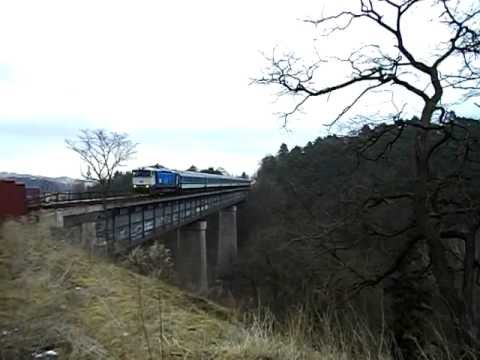 RekoBrejlovec - 750.709 - R666 "Petr Vok" (Brno - Plzeň) - 7 vagonů - Třebíč železniční most