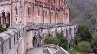 Santa Cueva de Covadonga y Santuario Covadonga.