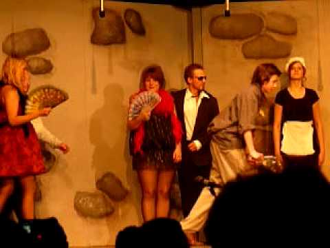 Klipp från niornas teater i Grästorp 2009