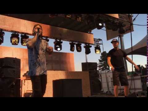 Grouch and eligh slaying it at sonic bloom 2016