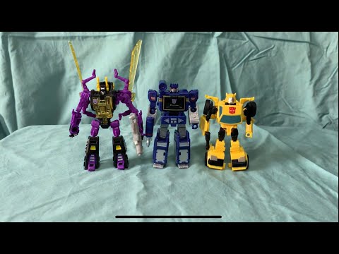 Transformers kingdom core class soundwave review