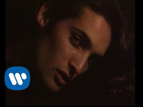 ALA DOS NAMORADOS - Loucos de Lisboa [ Official Music Video]