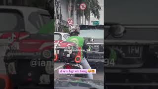 Download lagu Ojek online viral berjoget ditengah kemacetan kota Jakarta #ojekonline #ojoljoget #viral #tiktok mp3 Download lagu Ojek online viral berjoget ditengah kemacetan kota Jakarta #ojekonline #ojoljoget #viral #tiktok mp3