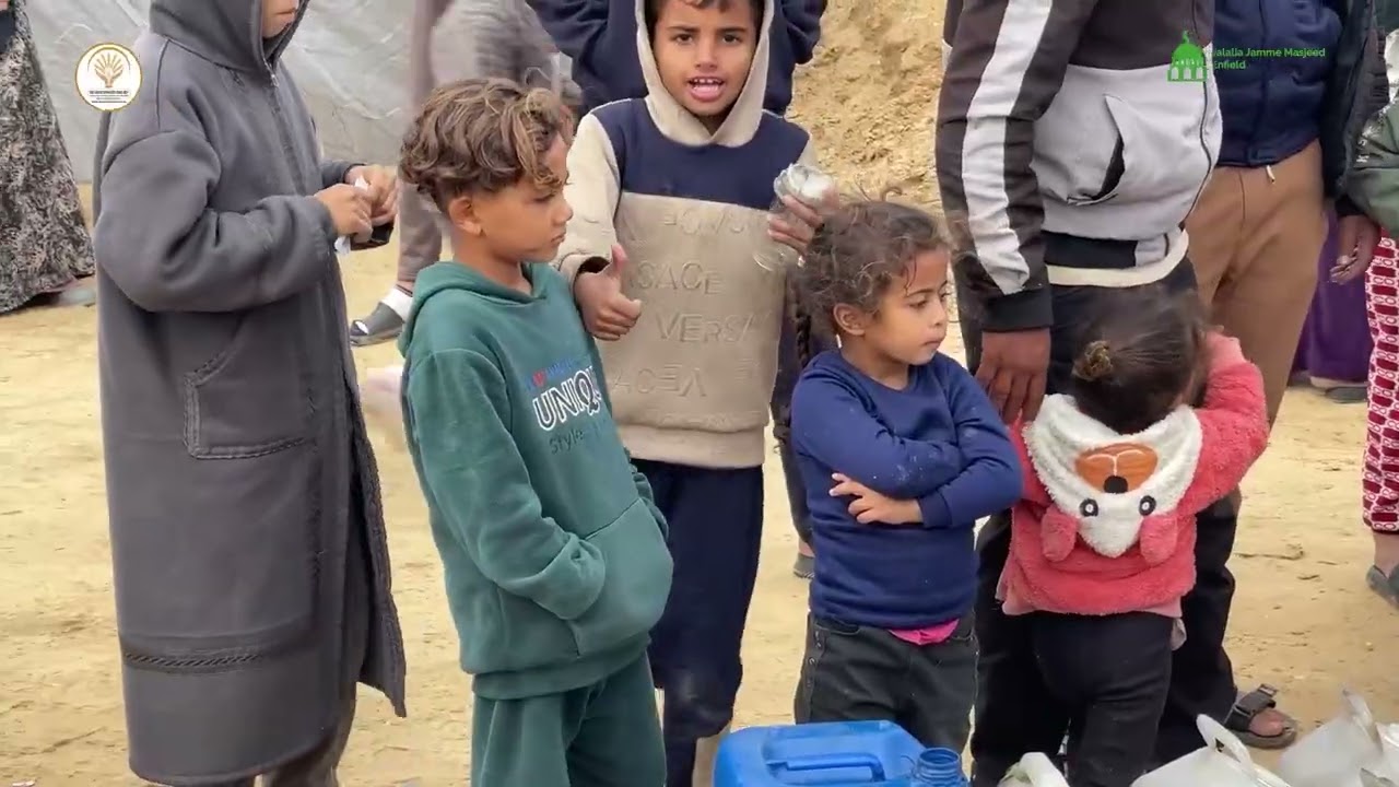 Water Tanks Distribution (230) for the Displaced families in Gaza , Thanks to Jalalia Jamme Masjeed