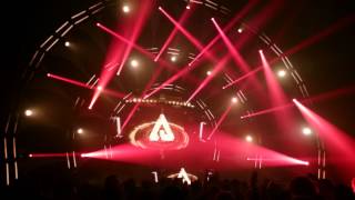 Armin van Buuren feat. Eric Vloeimans - Embrace (Arty Remix) Live
