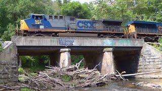 preview picture of video 'CSX Train Crossing Henryton Bridge'