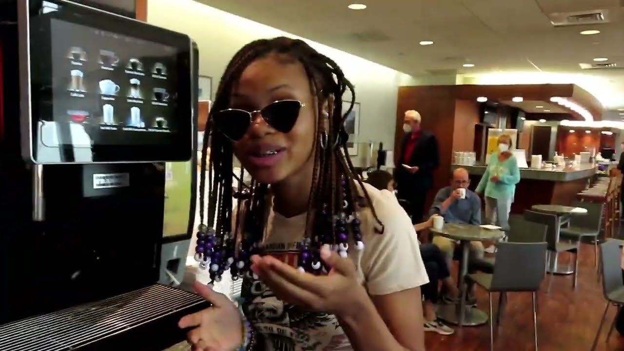 American Airlines Admirals Club thumbnail