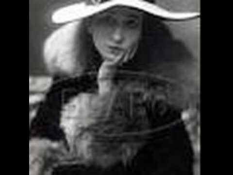 Felicità Colombo di Giuseppe Adami con Wanda Capodaglio e Enrico Viarisio by Casimiro