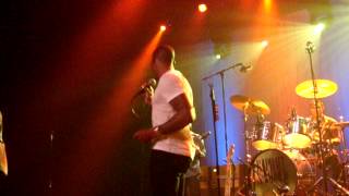 Raphael Saadiq - Never give you up/Just one kiss @Oosterpoort Groningen 05/03/2012