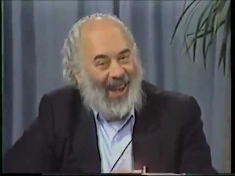 הרב שלמה קרליבך בריאיון, עם תרגום לעברית