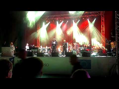 Rynek Główny  Zbigniew Wodecki i Gosia Markowska | Z Toba chce oglądać świat