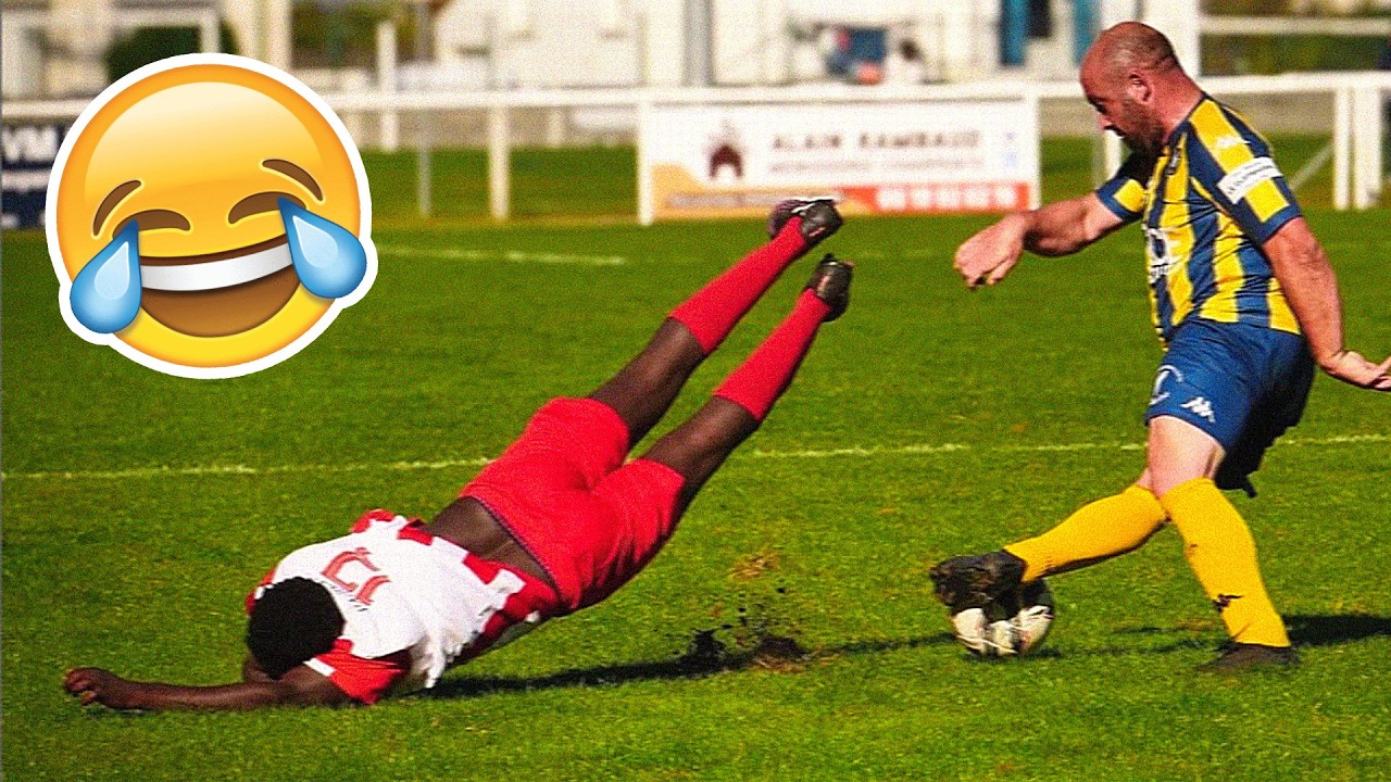 AMATEUR FOOTBALL FUNNIEST MOMENTS