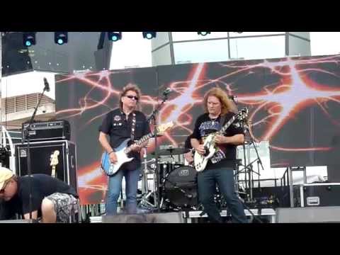 Frank Hannon with Dave Meniketti - Voodoo Child -  MSC Divina - Monsters of Rock Cruise - 4-20-2015