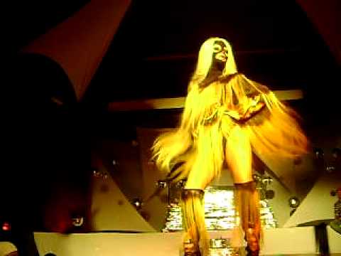 Aghatta Oliver  Danger Dance Club Roupa De Cabelo LOIRA