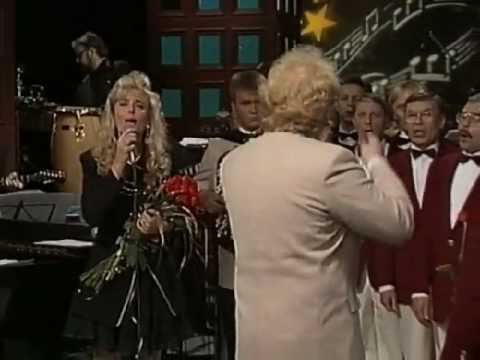 Armi Aavikko ja Aikamiehet - Muistojen ruusut