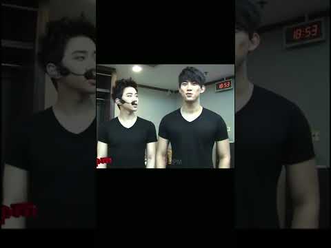 [2PM택연/준호] 조금 많이 큰 택연과 힘 없이 나가 떨어지는 미니미 준호🐱🐧 #shorts #2pm