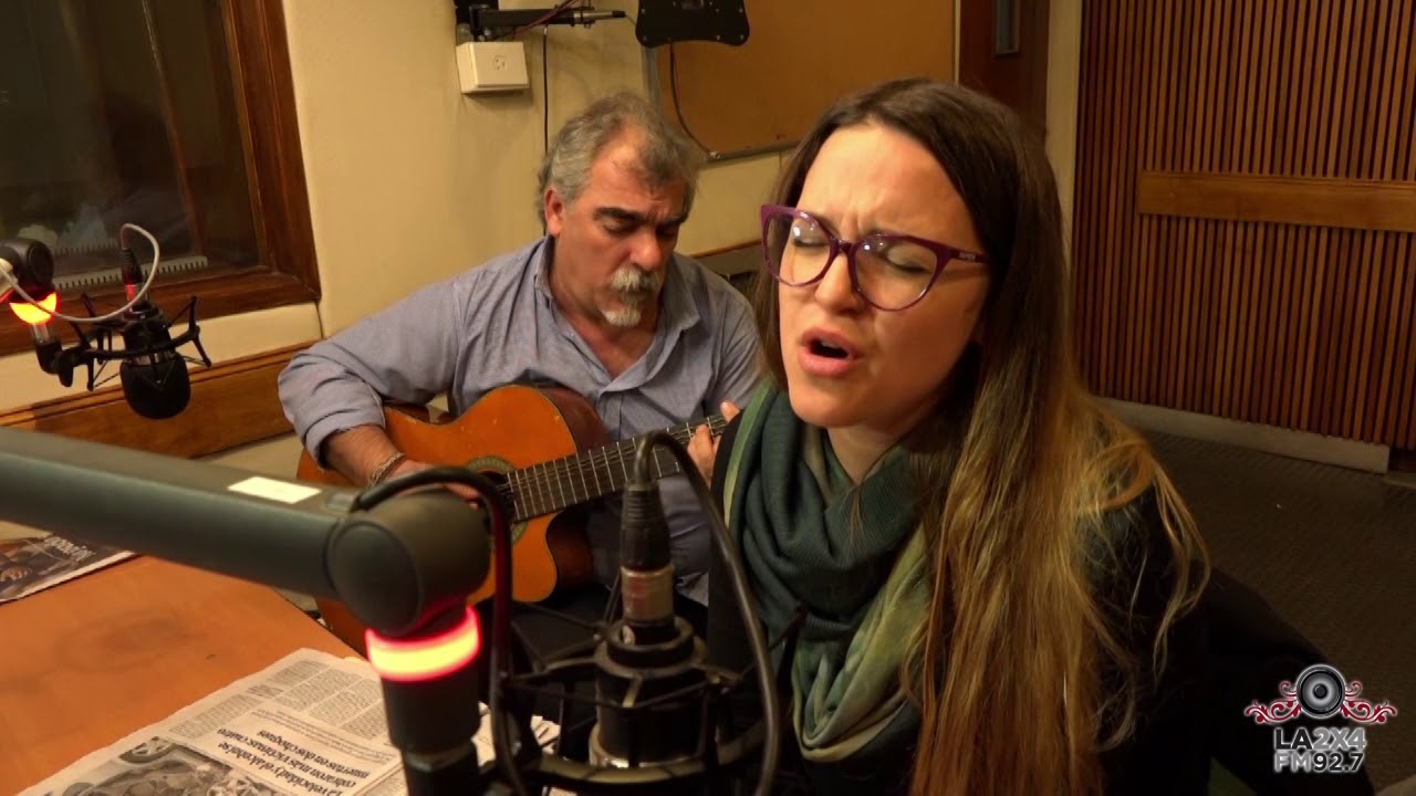 "Cantando" por Malena Rossi en "El Arranque"