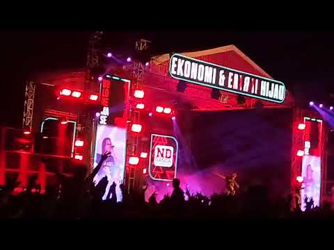 reva wijaya ambyar bareng penonton✌🥳🥳💃