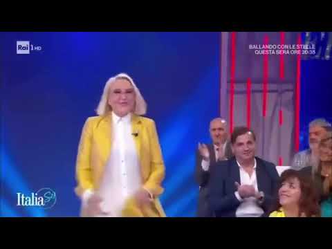 Caduta in diretta di Eleonora Giorgi