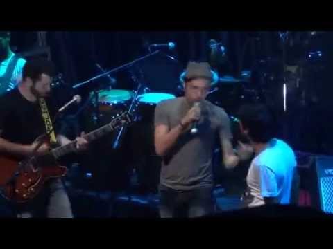 PAULINHO MOSKA - PLAYMOBILLE E LEANDRO LÉO QUASE NO  CIRCO VOADOR