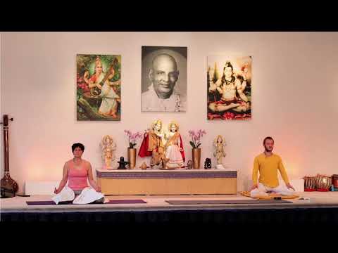 Yogastunde Mittelstufe "meditatives Halten" mit Tilman - Yoga Vidya Live, 13.04.2022, 16:15 Uhr