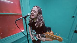 Sleep Talk anuncia álbum novo com single Everything In Colour