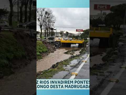 Temporal faz rios invadirem pontes em São Joaquim ao longo desta madrugada e manhã #shorts