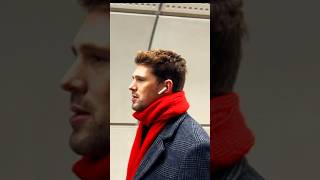 🧣"Only now that we are over, I need a better excuse" #musicvideo #regentstreet  #singer #christmas