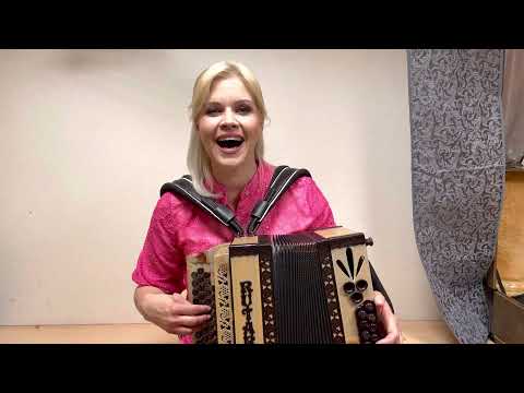 Darja Gajšek - Poletni pozdrav iz garderobe na TV Slovenija