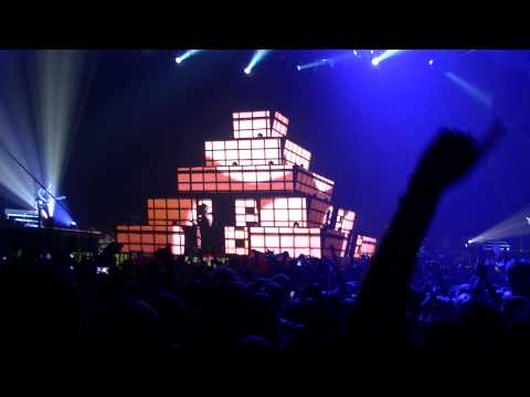 Muse - The 2nd Law: Isolated System + Uprising (live) @ Atlas Arena, Łódź, Poland, 23.11.2012