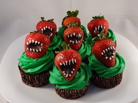 download lagu mp3 mp4 Strawberry Halloween Cupcakes, download lagu Strawberry Halloween Cupcakes gratis, unduh video klip Strawberry Halloween Cupcakes