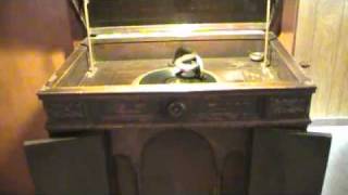 There&#39;s A Little Box Of Pine On The 7:29 - Martin and Roberts (Romeo)