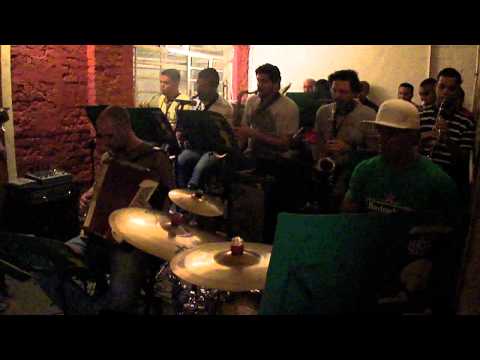 Zérró Santos e Big Band Project no Bucurri Bar.MP4