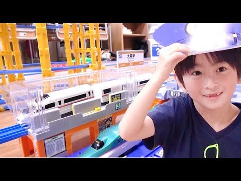 太陽チャンネルコラボ★プラレールガチャッと！アクションステーションを一緒に組み立てたよ♪【19時アップ！立石学園】