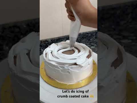 crumb coated cake ,icing bliss !❤️ using tools - spatula and scrapper for finishing! #cake #trending