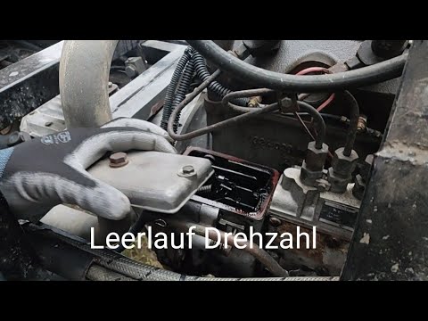 Adjusting the idle speed on the Multicar M24 /M25.